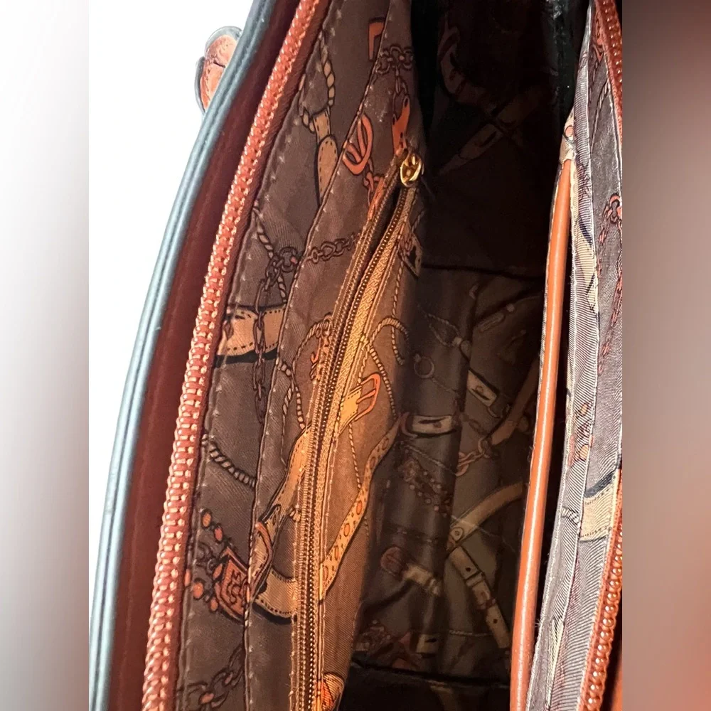NWT La Terre Vegan Women’s Crossbody Bag. Color Brown With Gold Tone - Picture 10 of 11